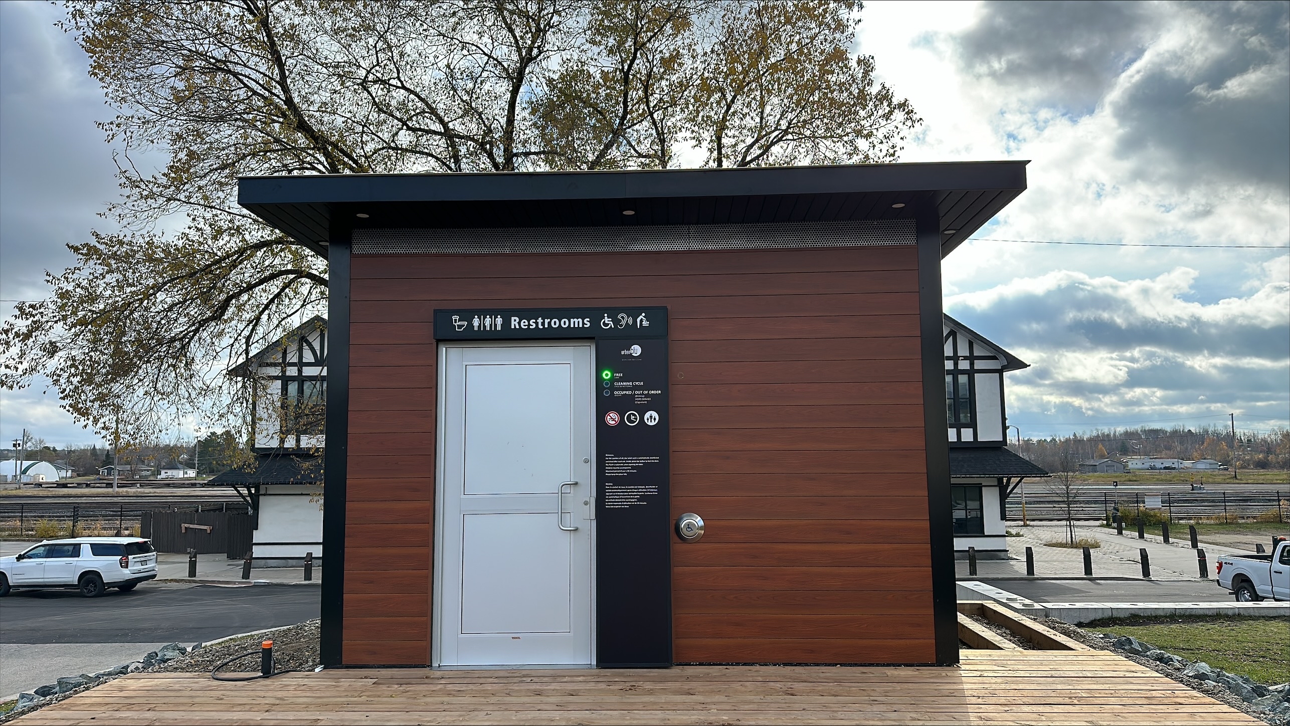 Photo of the self-cleaning public washroom